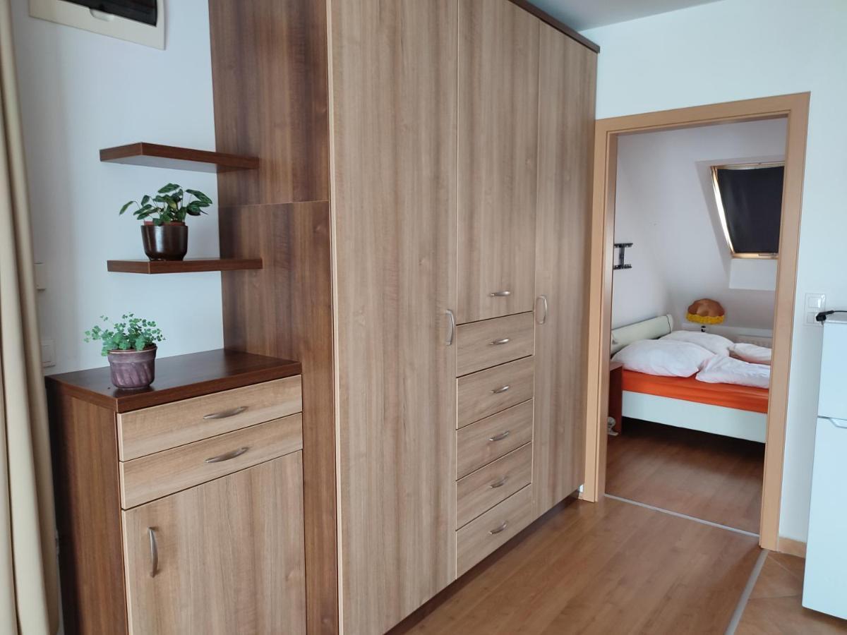 Larix Apartman Sárvár Extérieur photo