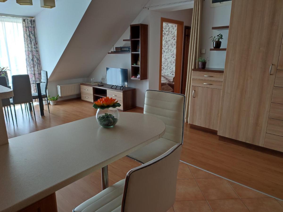 Larix Apartman Sárvár Extérieur photo