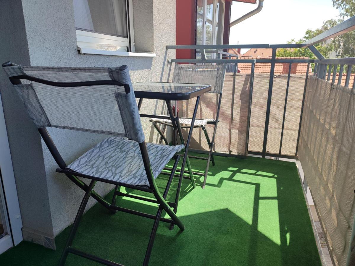 Larix Apartman Sárvár Extérieur photo